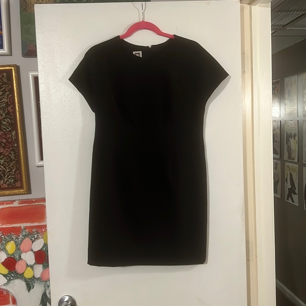 Anne Klein perfect little black dress. Cap sleeve